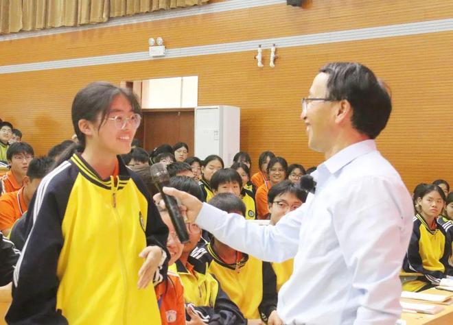 邦庆为衡水市第十四中学师生作报告！立足时代育见未来——全国著名校长刘(图7)
